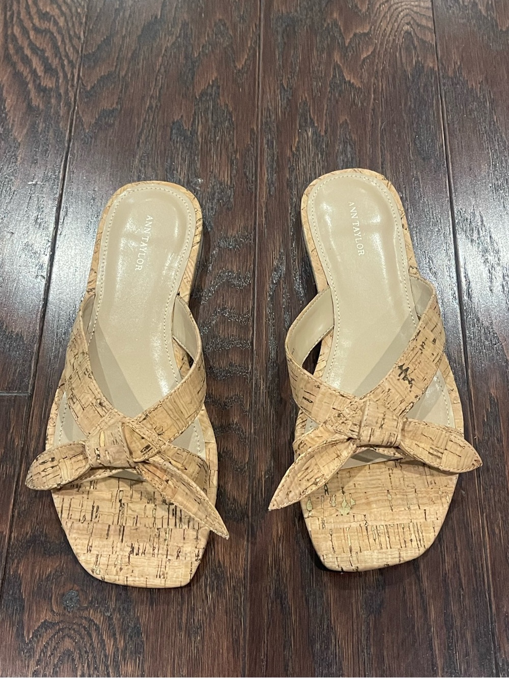Ann Taylor Women Bow Cork Sandal Size 7M Classic